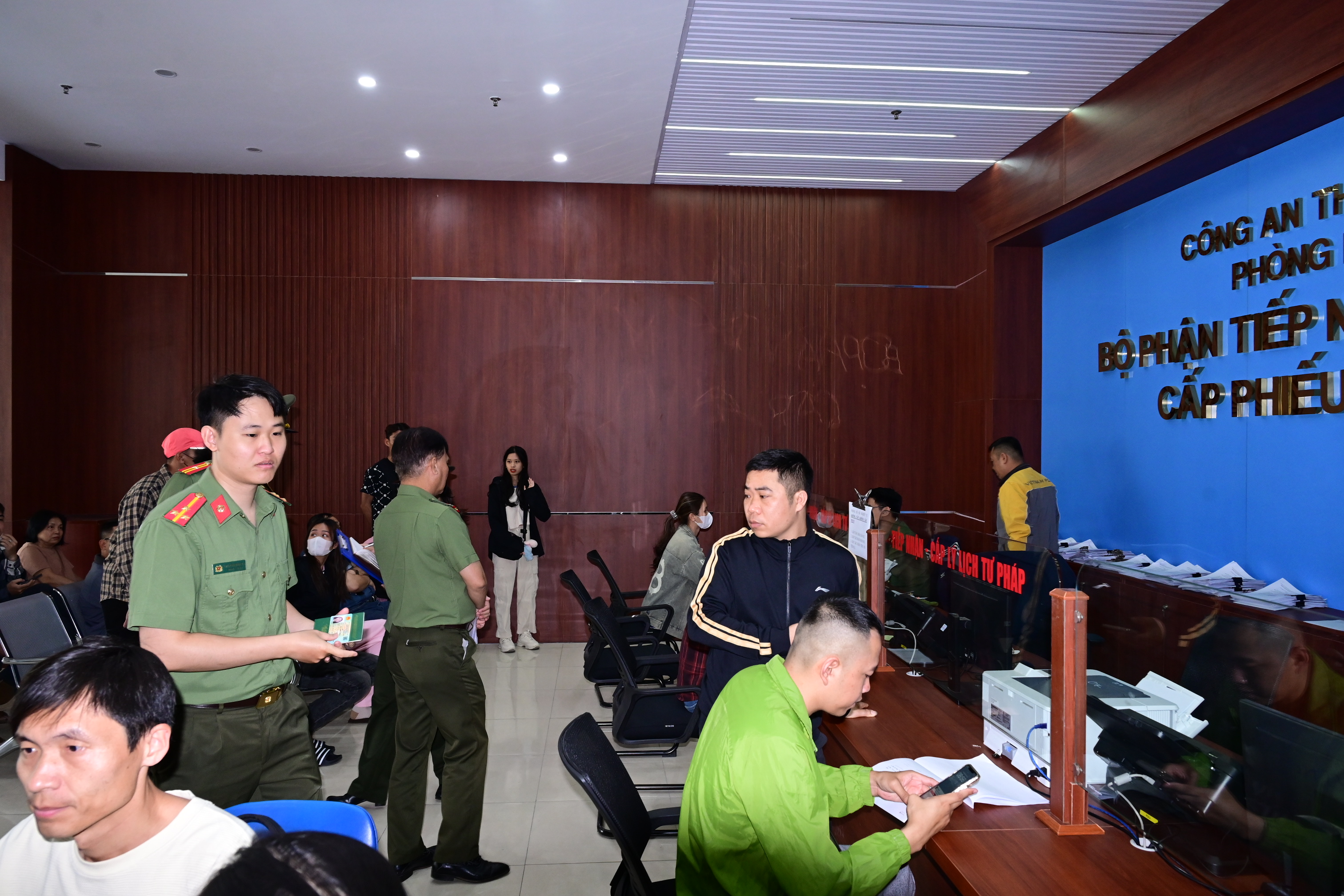 Công khai danh mục thủ tục hành chính mới ban hành trong lĩnh vực cấp Phiếu lý lịch tư pháp; sát hạch, cấp Giấy phép lái xe; tổ chức cai nghiện ma túy và quản lý sau cai nghiện thuộc thẩm quyền giải quyết của Công an thành phố Hải Phòng